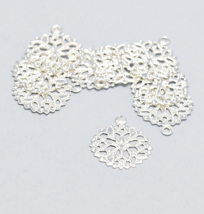 Vente 20 Pendentifs breloque en laiton dentelle argenté 15x13x0.5 mm, Trou: 1 mm